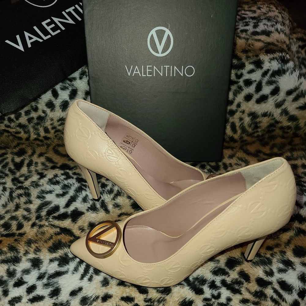 Mario Valentino Heels - Picture 10 of 17